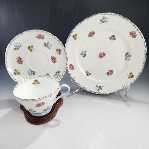 Shelley China Trio Rose Pansy Forget Me Nots Lunch Plate, Tea Cup & Saucer Set - Picture 7 of 9